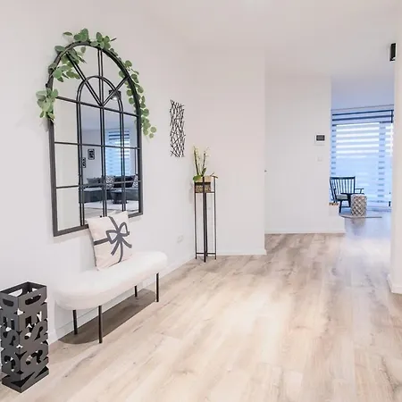 Im Luxurioesen Anwesen Mit Panoramablick Apartman *